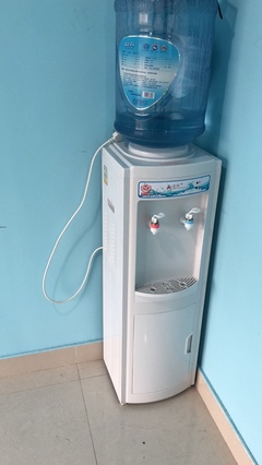 家用電器清倉 西門子美式咖啡機及兩臺飲水機優(yōu)惠轉(zhuǎn)讓